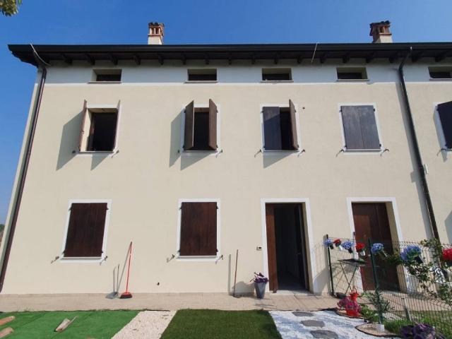 Villetta a schiera in vendita a San Felice sul Panaro MO