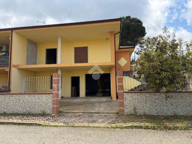Villetta a schiera in vendita a San Giorgio Albanese CS