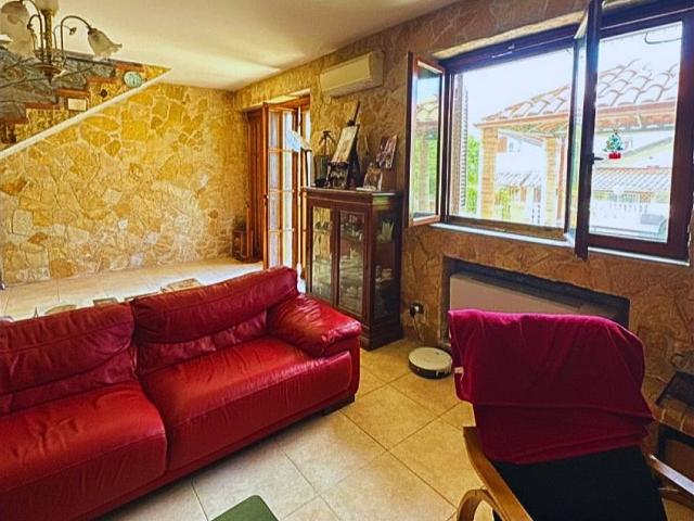 Villetta a schiera in vendita a San Mango Piemonte SA