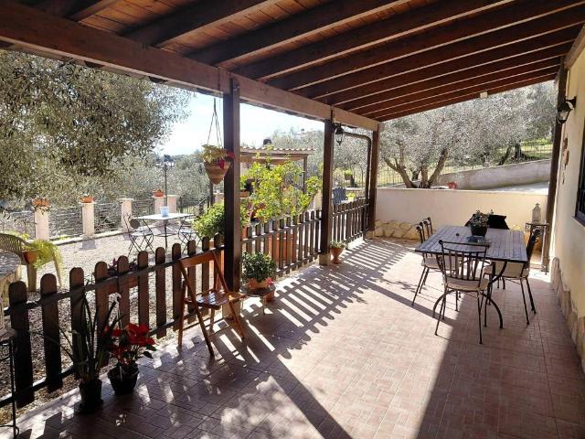 Villa in vendita a San Polo dei Cavalieri RM
