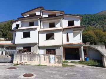 Villetta a schiera in vendita a Santa Lucia di Serino AV