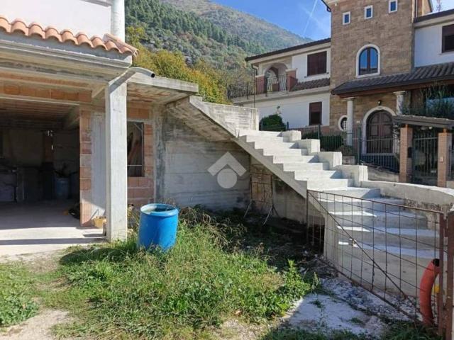 Villetta a schiera in vendita a Santa Lucia di Serino AV