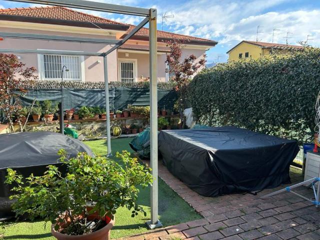 Villetta a schiera in vendita a Sarzana SP