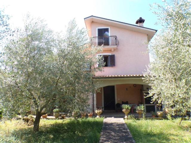 Villetta a schiera in vendita a Scandriglia RI