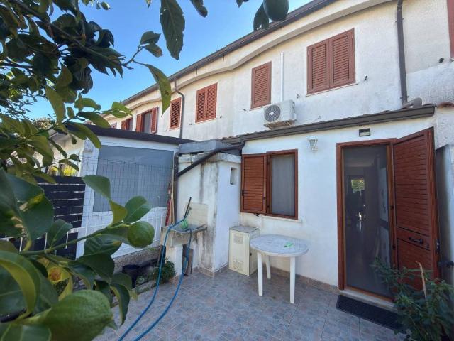 Villetta a schiera in vendita a Sellia Marina CZ