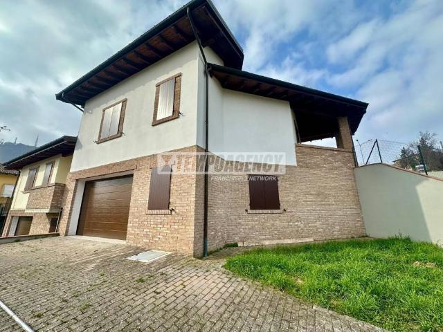 Villetta a schiera in vendita a Serramazzoni MO