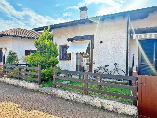 Villetta a schiera in vendita a Taino VA