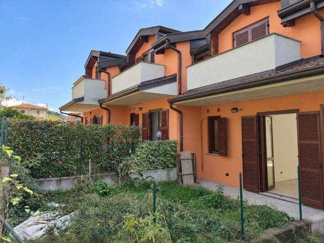Villetta a schiera in vendita a Tavernerio CO