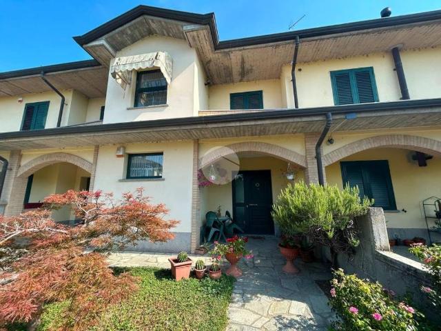 Villetta a schiera in vendita a Torre Beretti e Castellaro PV