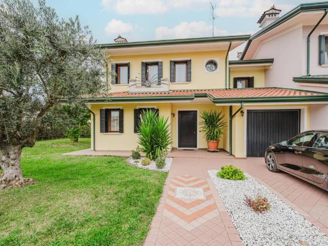 Villetta a schiera in vendita a Torre di Mosto VE