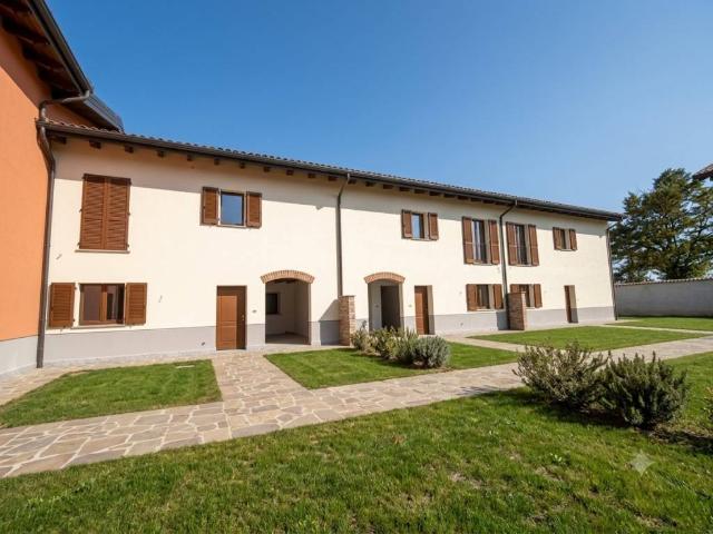 Villetta a schiera in vendita a Travacò Siccomario PV