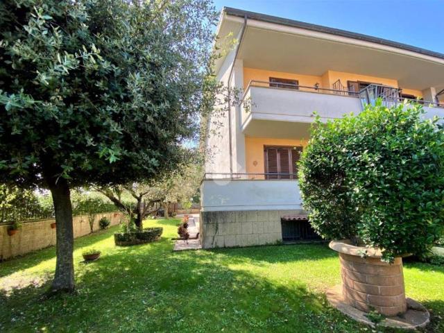 Villetta a schiera in vendita a Valentano VT