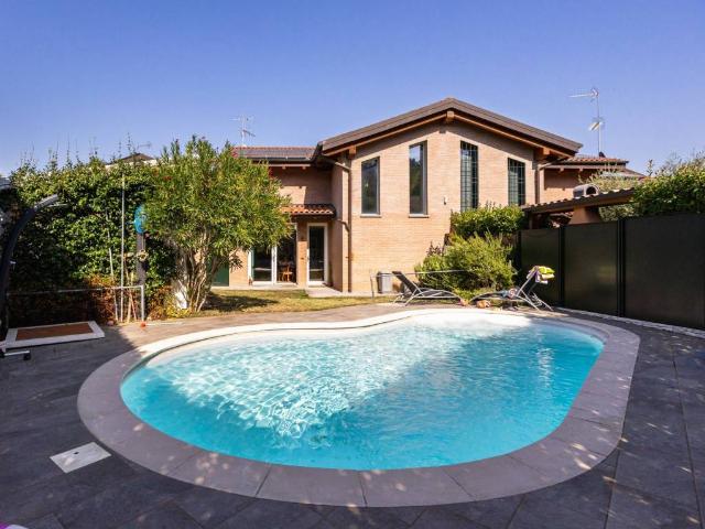 Villa in vendita a Valsamoggia BO