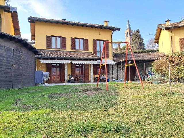 Villetta a schiera in vendita a Varano Borghi VA