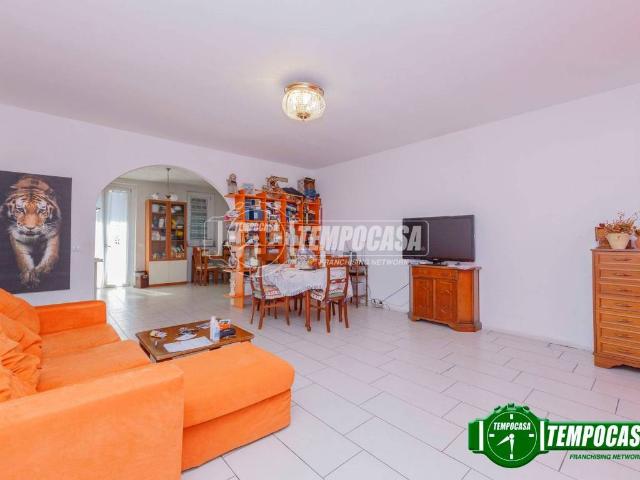 Villetta a schiera in vendita a Vellezzo Bellini PV