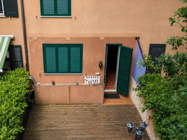 Villetta a schiera in vendita a Venegono Superiore VA