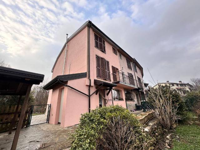 Villetta a schiera in vendita a Venegono Superiore VA