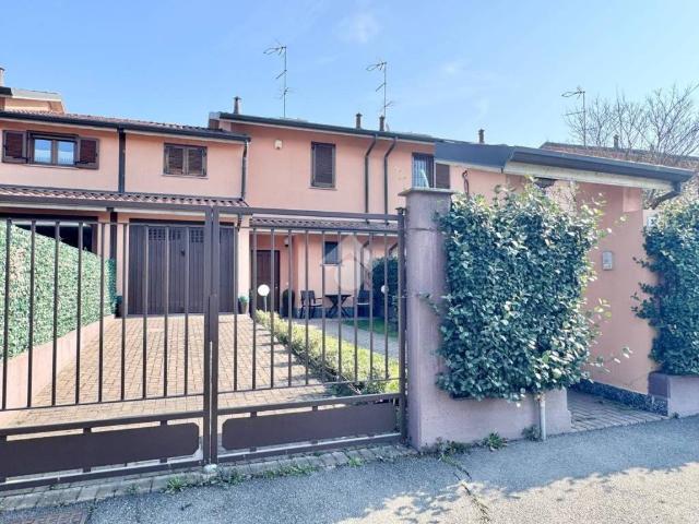 Villetta a schiera in vendita a Vernate MI