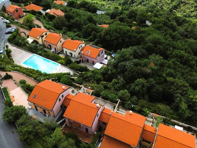 Villetta a schiera in vendita a Vezzi Portio SV