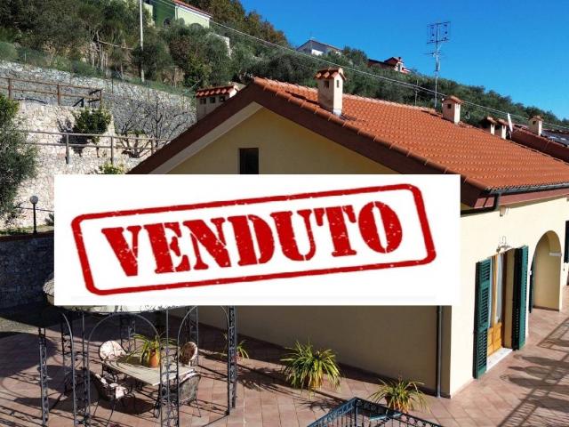 Villetta a schiera in vendita a Vezzi Portio SV