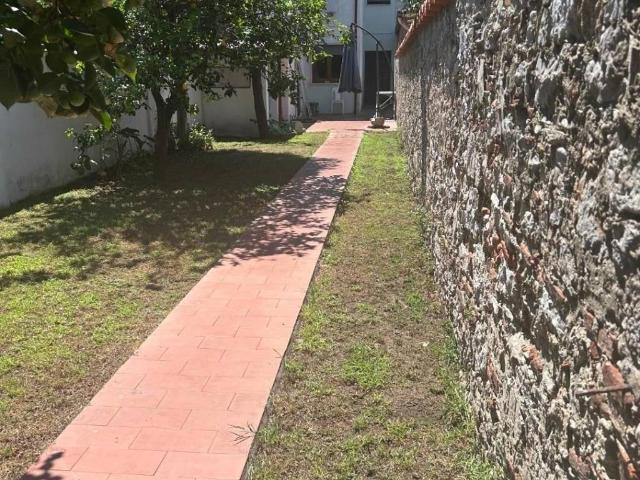 Villetta a schiera in vendita a Viareggio LU
