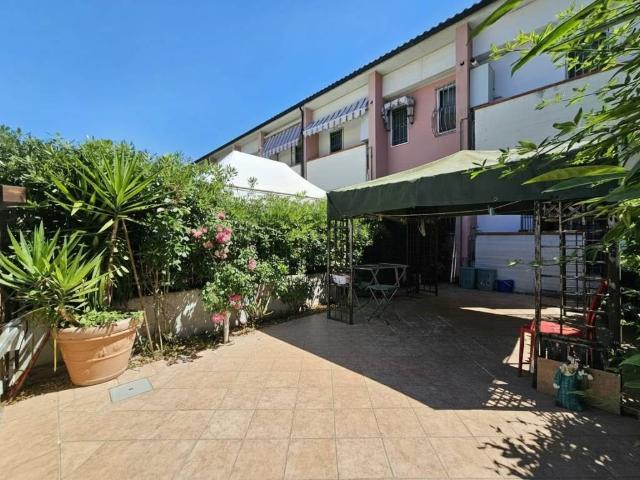 Villetta a schiera in vendita a Viareggio LU