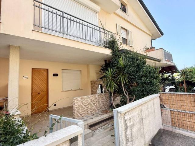 Villetta a schiera in vendita a Viareggio LU
