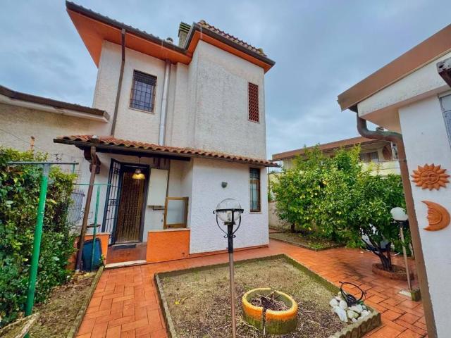 Villetta a schiera in vendita a Viareggio LU