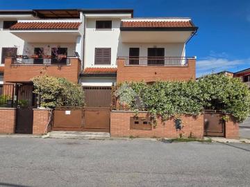 Villetta a schiera in vendita a Villa di Briano CE