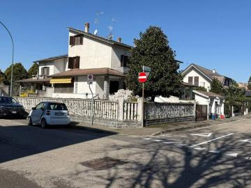Villetta a schiera in vendita a Zibido San Giacomo MI