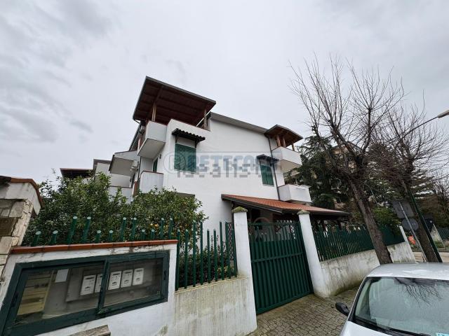Villetta a schiera in vendita di 400 m² in Via Giudice Falcone