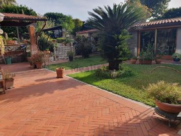 Villetta a schiera in vendita di 400 m² in Via Francesco Vecchione