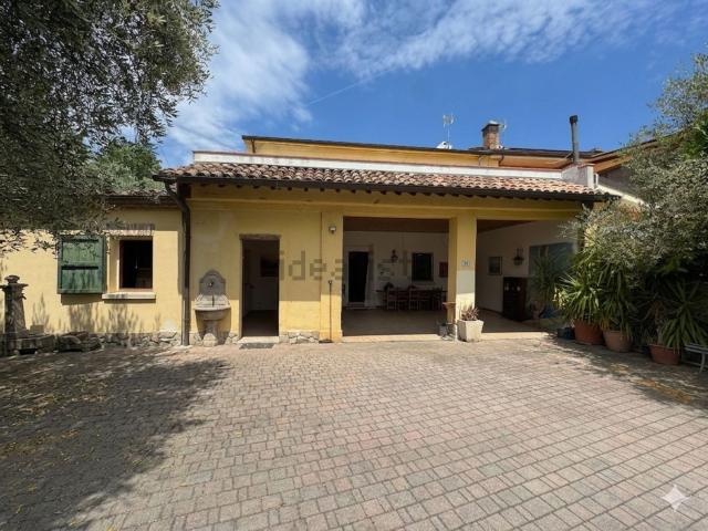 Villetta a schiera in vendita di 400 m² in Via Moreta