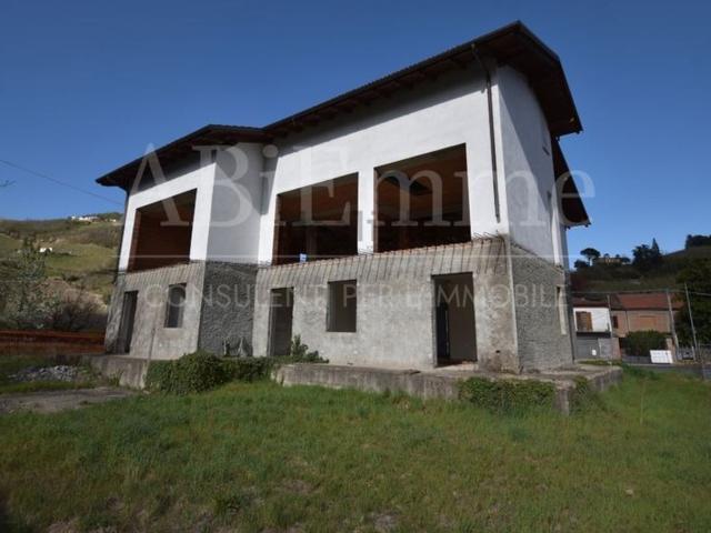 Villetta a schiera in vendita di 400 m² in Via Stazione