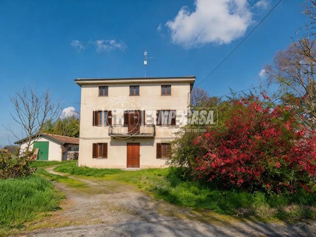 Villetta a schiera in vendita di 401 m² in Via Zucchini, 8