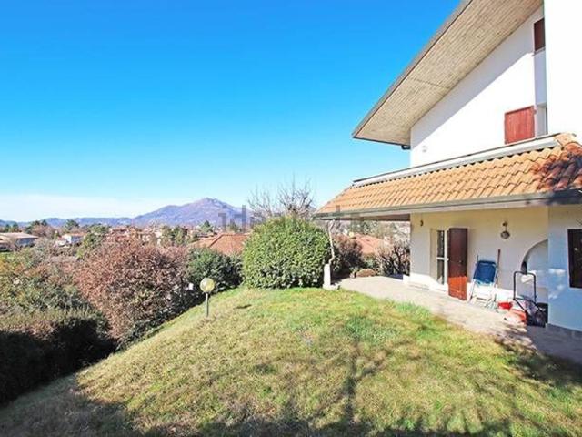 Villetta a schiera in vendita di 472 m² in Via Boel