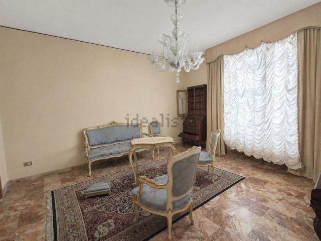 Villetta a schiera in vendita di 473 m² in Via Giuseppe Mazzini, 4