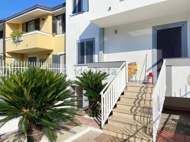 Villetta a schiera in vendita di 480 m² in Via Lago Patria