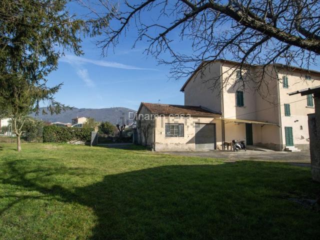 Villetta a schiera in vendita di 500 m² in Via Viaccia a Mezzana