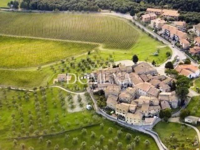 Villetta a schiera in vendita di 517 m² in Via degli Etruschi