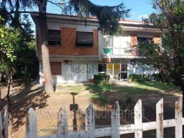 Villetta a schiera in vendita di 537 m² in Viale Abruzzo, 1