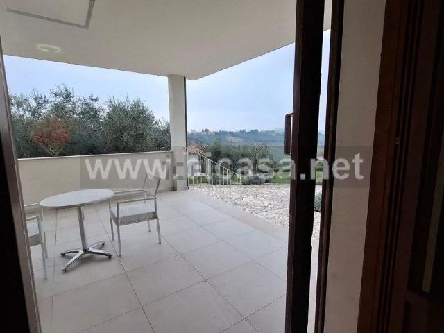 Villetta a schiera in vendita di 559 m² in Strada del Montale, 13