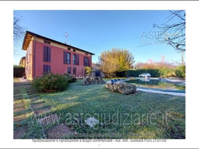 Villetta a schiera in vendita di 579 m² in Strada Barchetta, 345