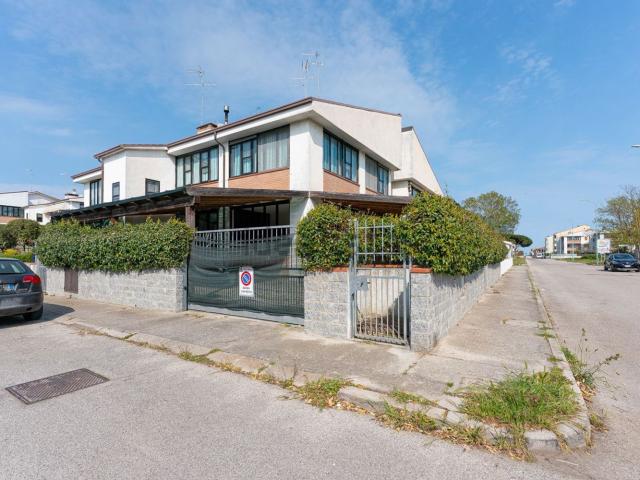 Villetta a schiera in vendita di 60 m² in Via Carini