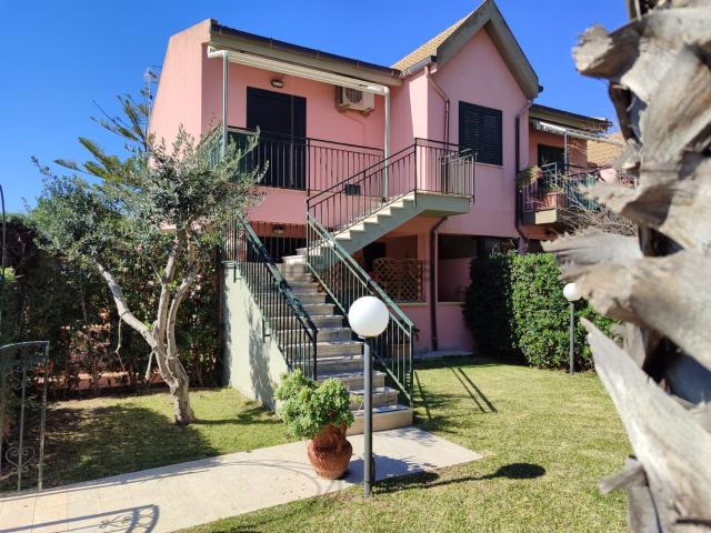 Villetta a schiera in vendita di 60 m² in Viale Himera, 11