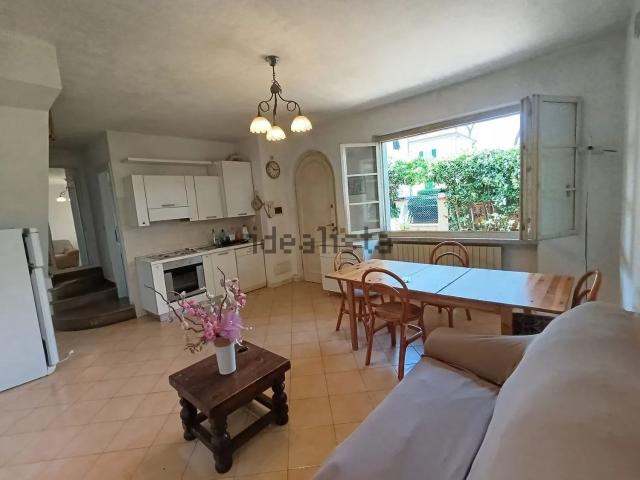 Villetta a schiera in vendita di 73 m² in Via delle Pinete, 75