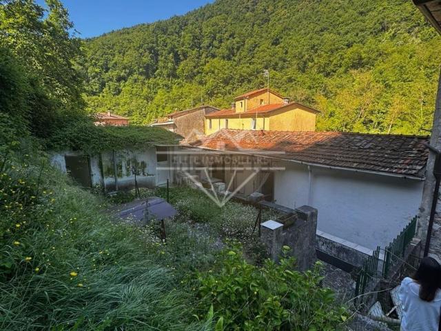 Villetta a schiera in vendita di 70 m² in Via Carriona di Ravaccione, 38