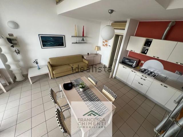 Villetta a schiera in vendita di 70 m² in Viale del Tirreno, 86