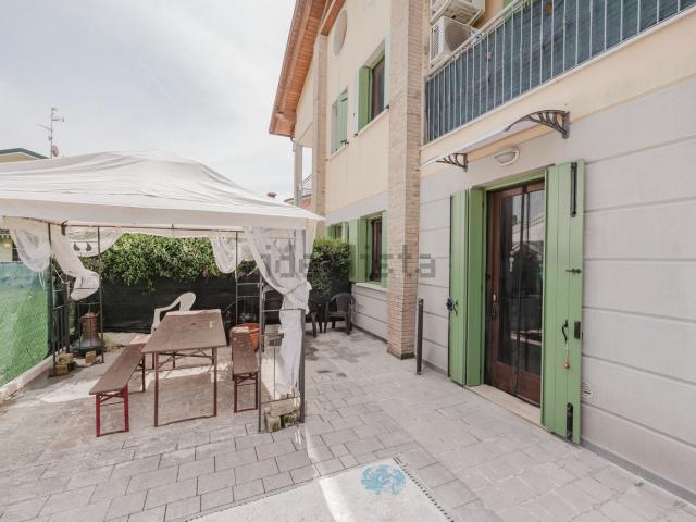 Villetta a schiera in vendita di 71 m² in Via Dolomiti, 27