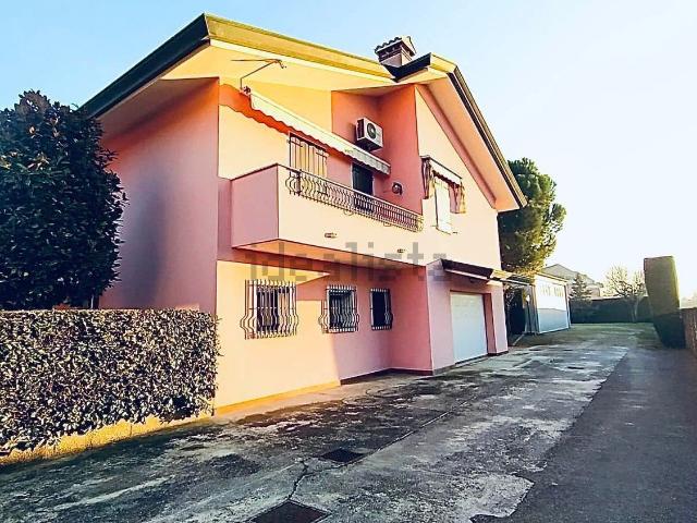 Villetta a schiera in vendita di 1690 m² in Via Polesine